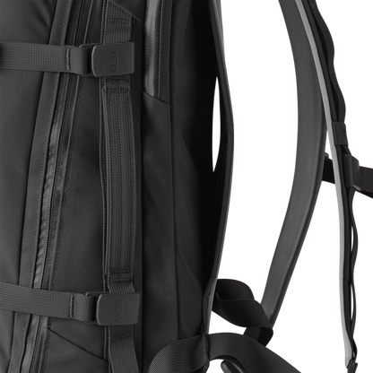 Yeti Crossroads 27L Backpack (2 Colors)